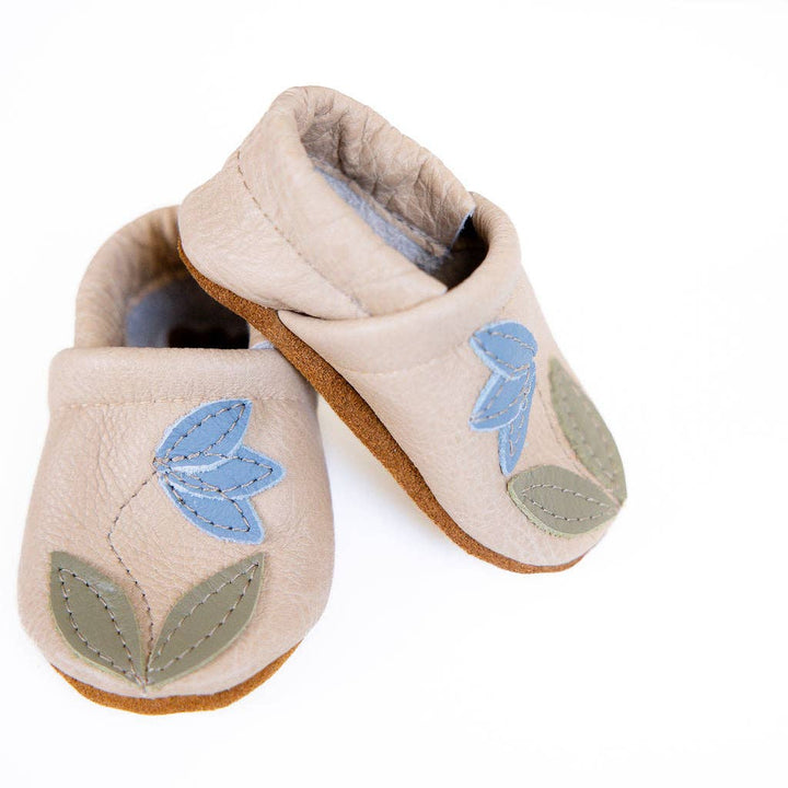 Bluebell on Barley Moccasins