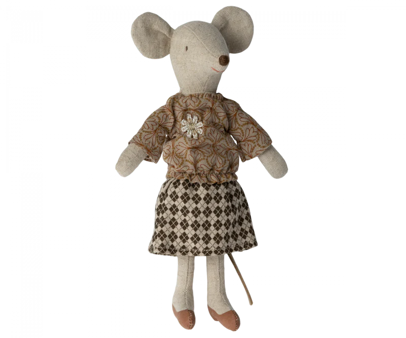 Blouse and Skirt for Grandma Mouse