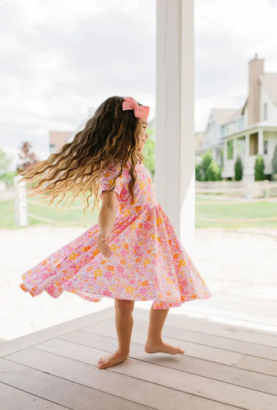 Classic Twirl in Retro Flowers