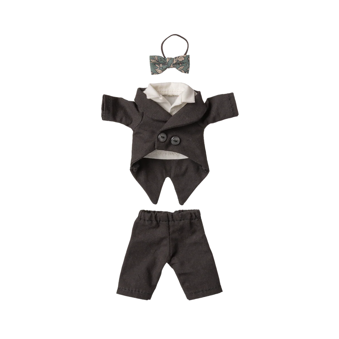 Wedding suit, Dad mouse