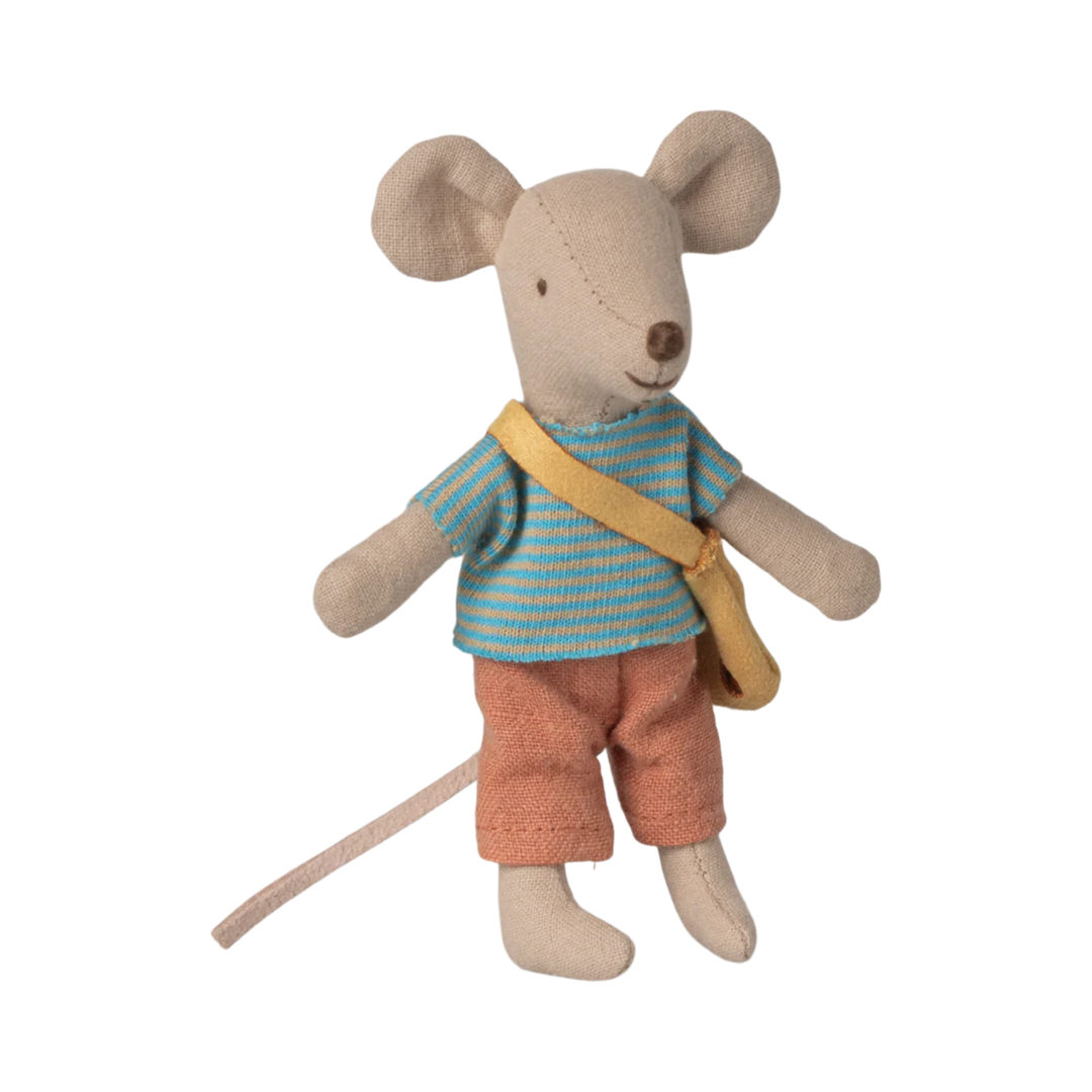 Little brother mouse with bag