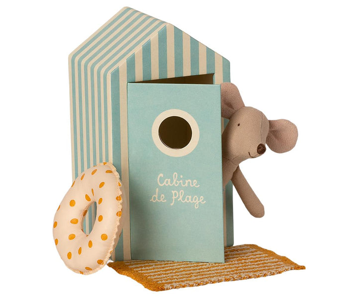 Beach Mice, Little Brother in Cabin de Plage