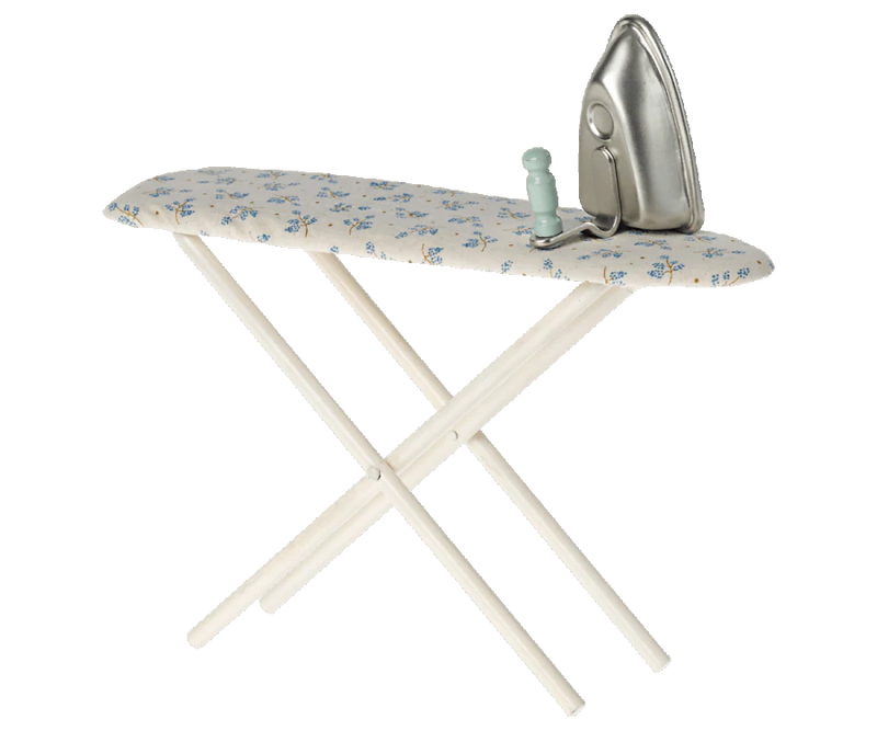 Iron & Ironing Board